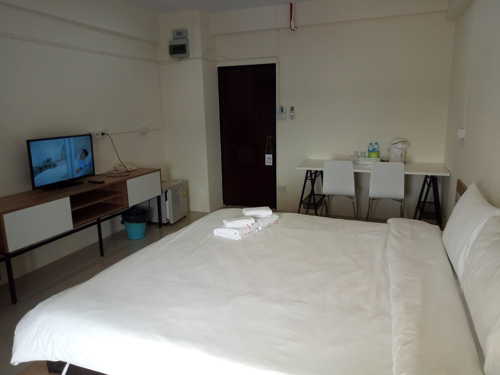 โกมลเรสซิเดนซ์ Hotel กรุงเทพมหานคร ภายนอก รูปภาพ
