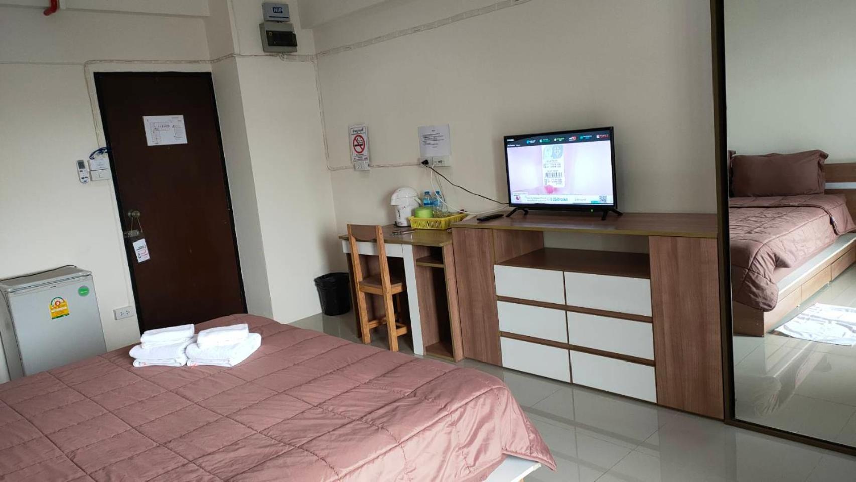 โกมลเรสซิเดนซ์ Hotel กรุงเทพมหานคร ภายนอก รูปภาพ