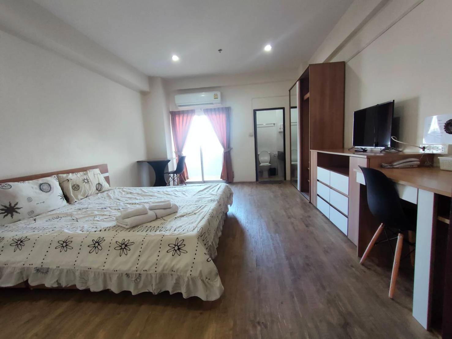 โกมลเรสซิเดนซ์ Hotel กรุงเทพมหานคร ภายนอก รูปภาพ