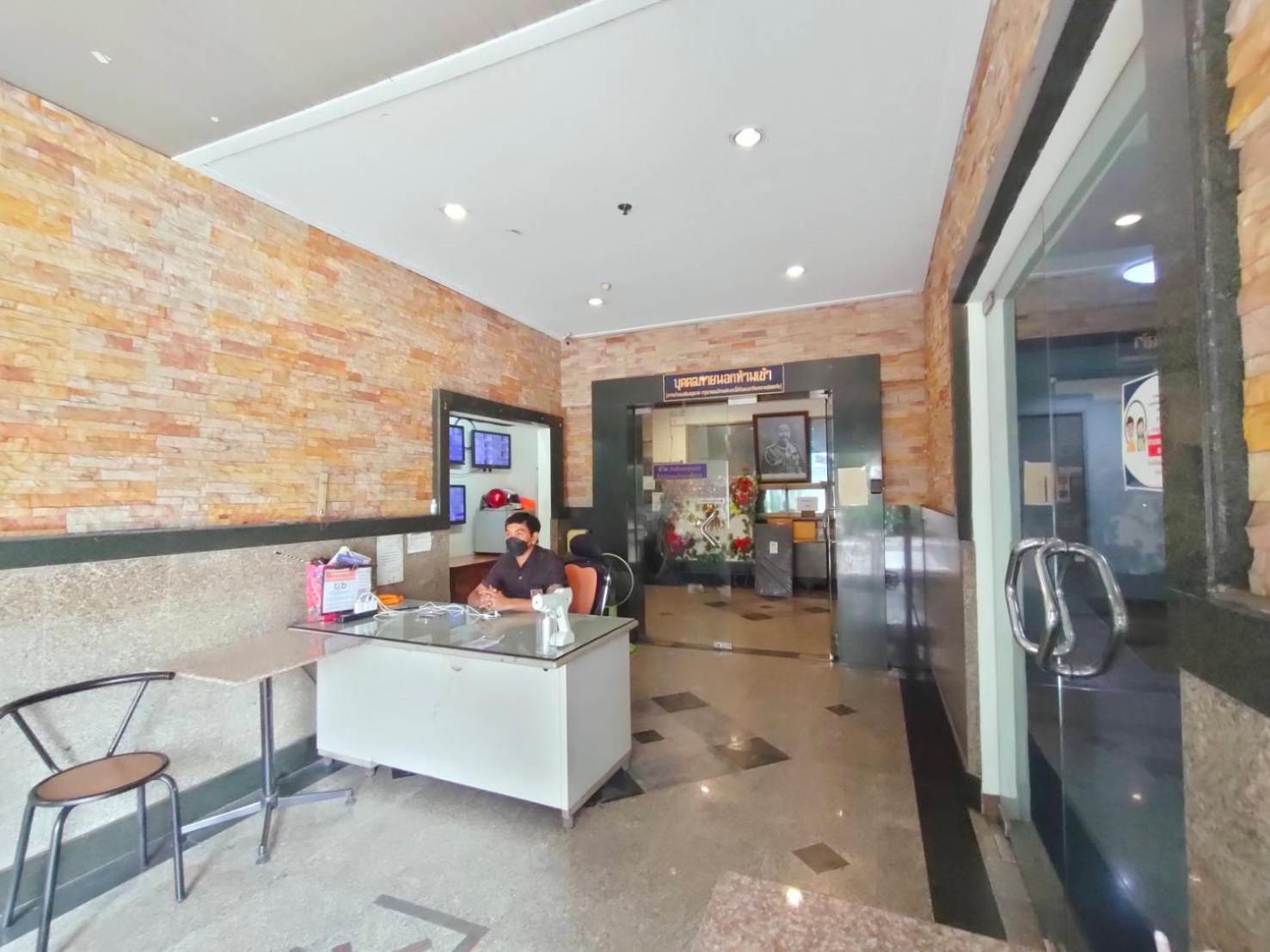 โกมลเรสซิเดนซ์ Hotel กรุงเทพมหานคร ภายนอก รูปภาพ
