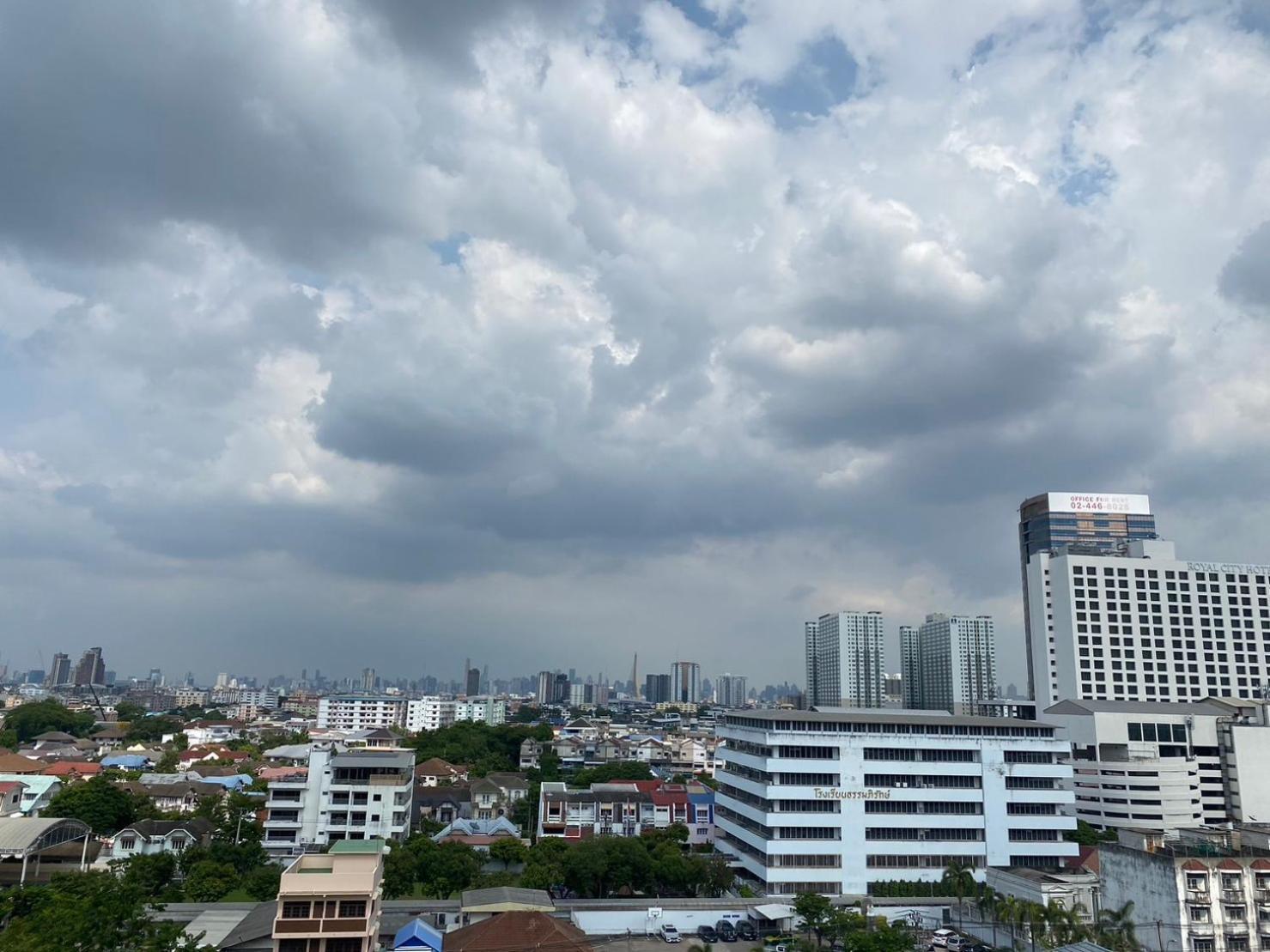 โกมลเรสซิเดนซ์ Hotel กรุงเทพมหานคร ภายนอก รูปภาพ
